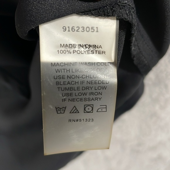 NEW Vince Camuto Womens XS Solid Split-Neck Short Rich Black Chiffon Blouse - Picture 5 of 7